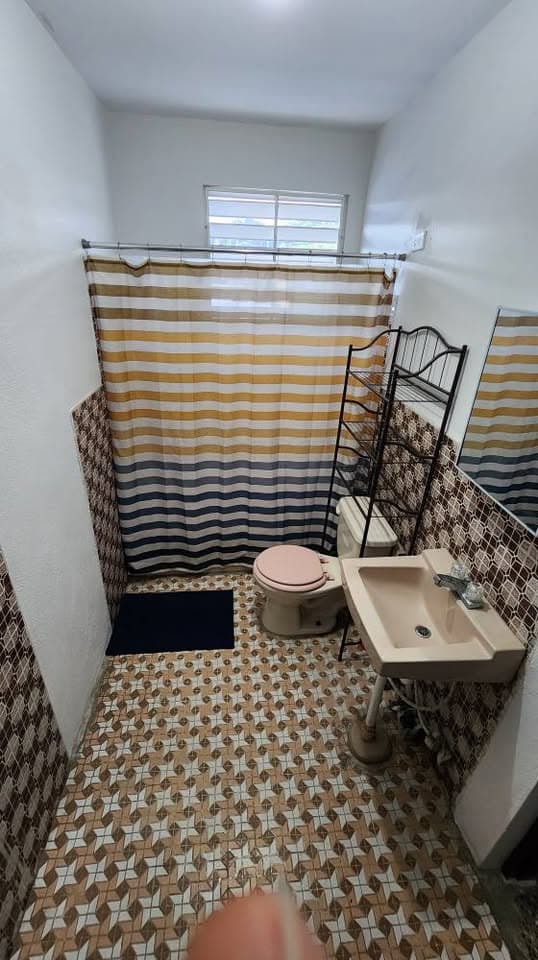💥 ¡Múdate sin complicaciones!
Apart-estudio equipado en Humacao – $550 con agua y luz incluidas.