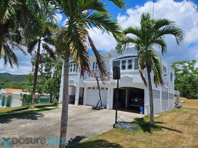 Tomas de Castro neighborhood, house in Caguas