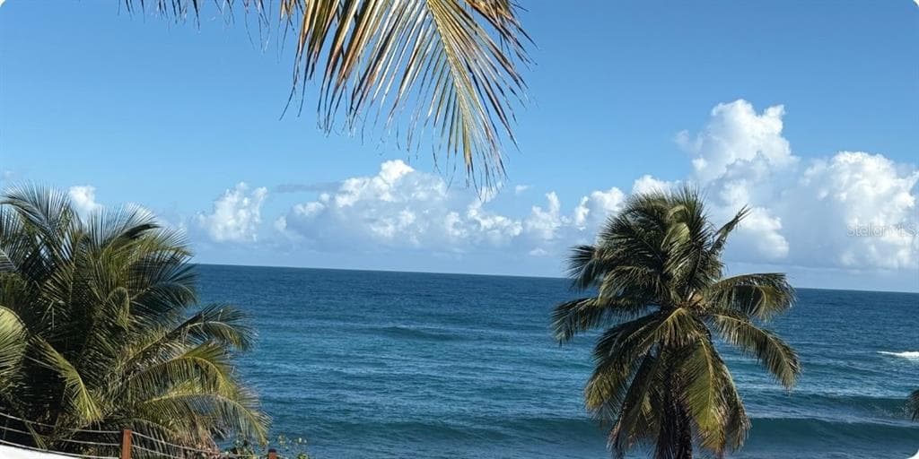 Apartamento en Venta en Manati — 2 hab, 2 baños, 1,311 ft², $328,800
