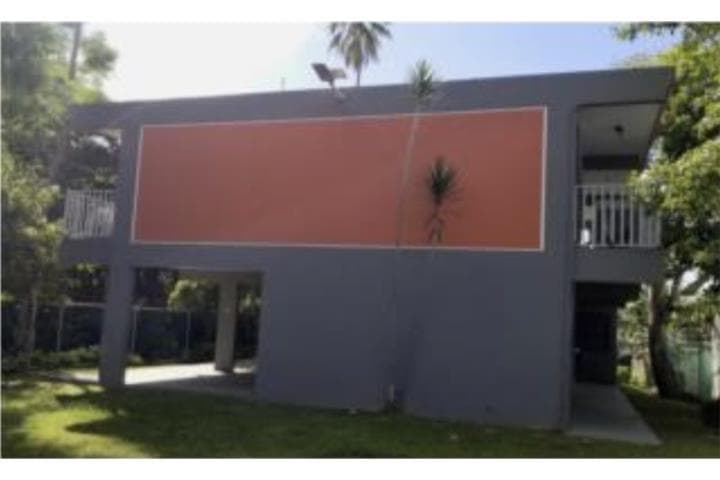 Aguada Beach condo 2/2 $850.00, en Aguada Puerto Rico
Apartamento/WalkUp en Barrio-Guaniquilla de 2 Cuartos y 1 1/2 Baños