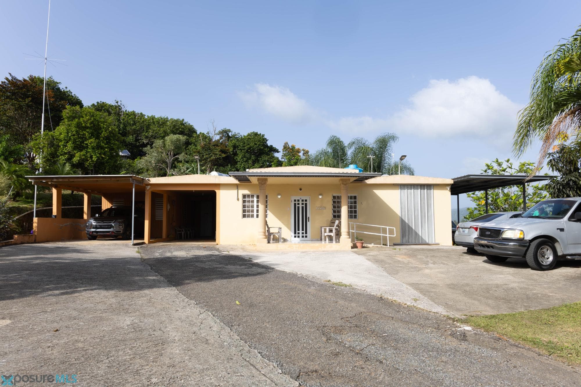 Juan Gonzalez neighborhood, house in Adjuntas