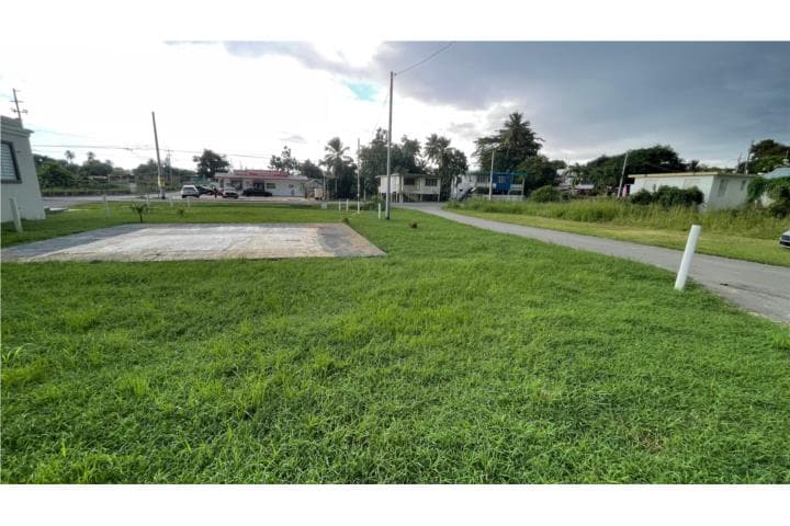 EXCELENTE OPORTUNIDAD,
en Isabela Puerto Rico Solar en Barrio - Coto
