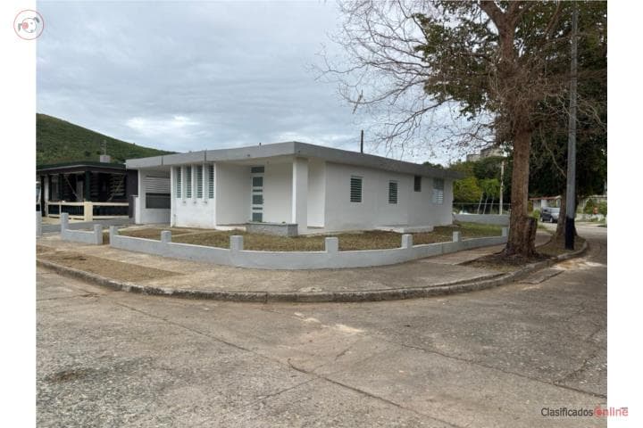 Urb. Luchetti Yauco / 4H/2B de esquina $149.9,
en Yauco Puerto Rico Casa en Urbanizacion - Luchetti