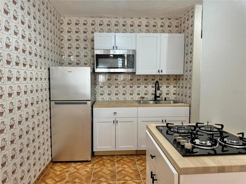 PASEO MAGDALENA ST. URB. LEVITTOWN LAKES UNIT 11-AK