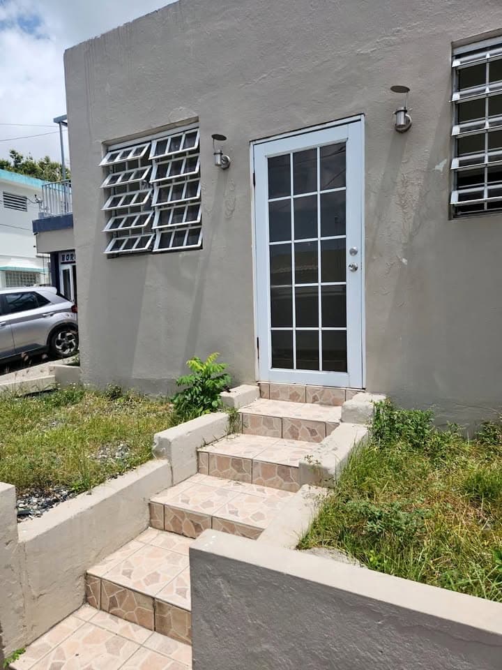 2 Beds 1 Bath Apartment/condo