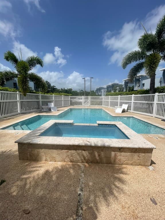 Condominio Paseo Del Rey, 101 Calle 101, Martín González, Carolina, 00987
