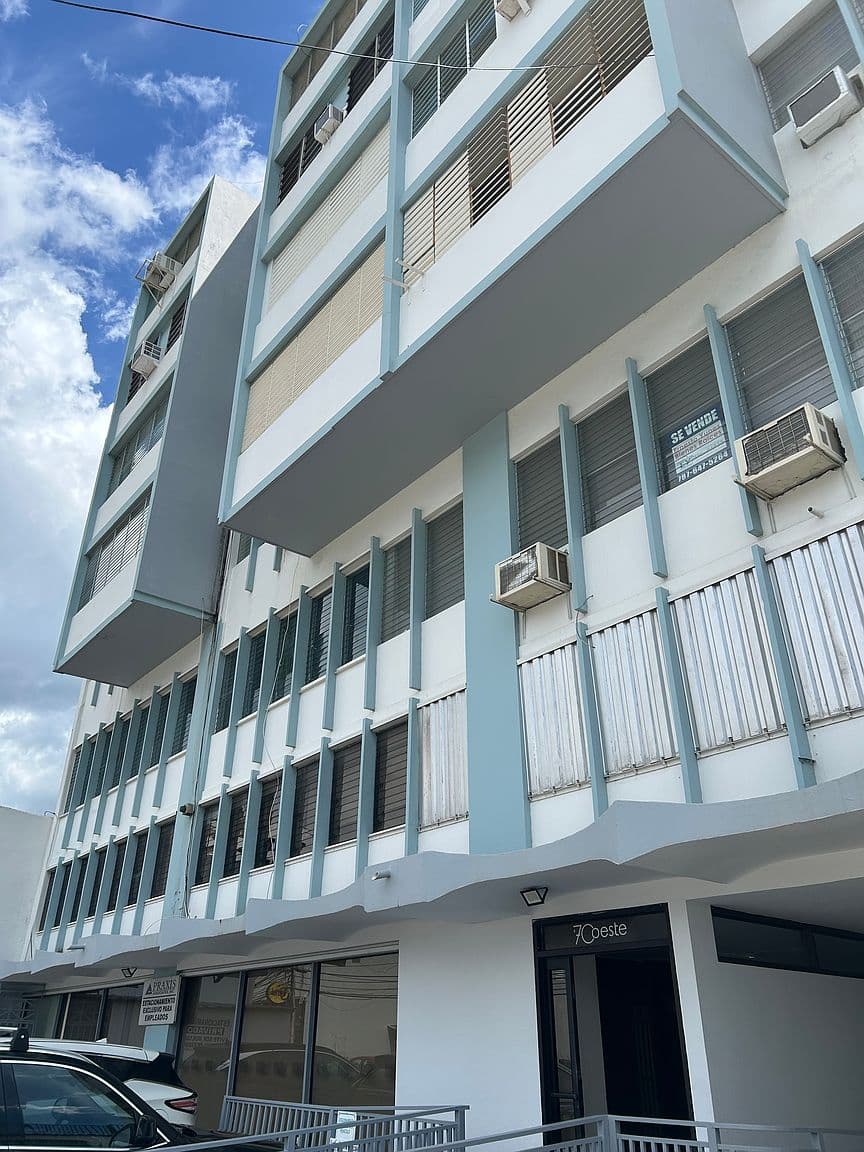 Apartment 3d, 70 Calle Mendez