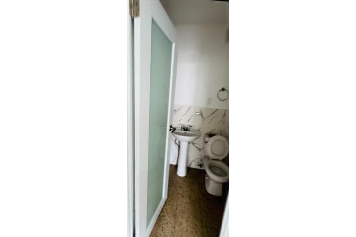 1002 Calle 2 Sureste, Gobernador Piñero, San Juan, 00921