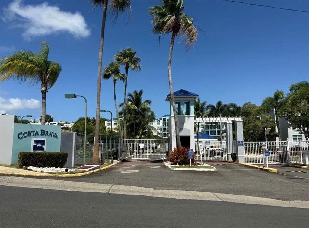 Condominio Castillo Del Mar, 305 Avenida Lauro Piñero, Machos, Ceiba, 00735