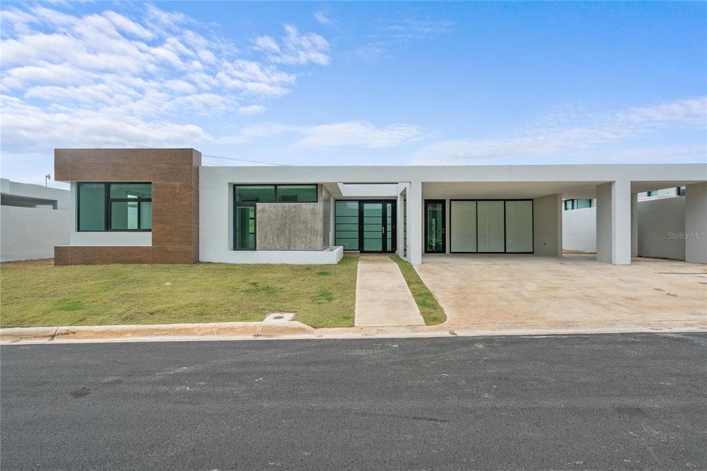 108 Calle 1, Santa Rosa, Guaynabo, 00971