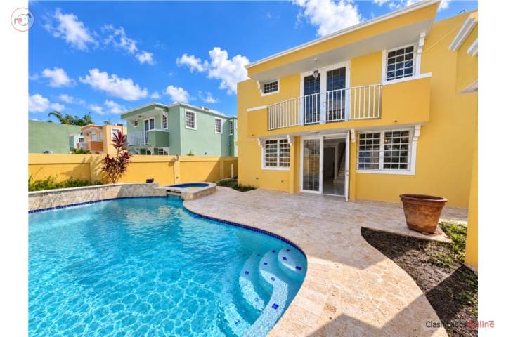 Urb. Los Faroles, Bayamón, REMODELADA, en Bayamón Puerto Rico
Casa en Urbanizacion-Los Faroles de 3 Cuartos y 3 1/2 Baños