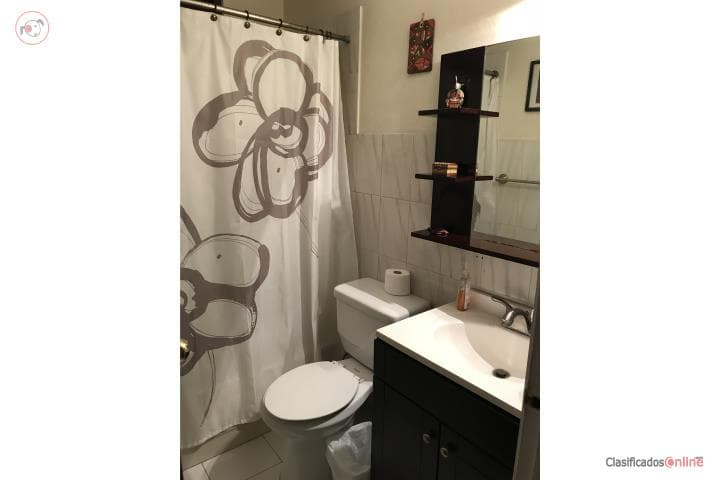 Sagrado Corazón, 2-2, Balcón y Parking, en San Juan - Santurce Puerto Rico
Apartamento en Condominio-Angelica de 2 Cuartos y 2 Baños
