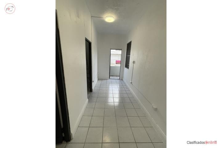 HATO REY 1H/1B con agua y luz, en San Juan - Hato Rey Puerto Rico
Apartamento en Urbanizacion-Eleonor Roosevelt de 1 Cuartos y 1 Baños