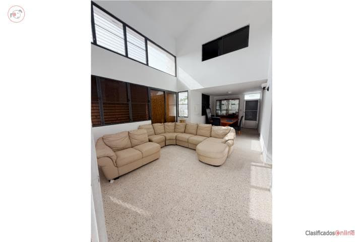 Se alquila casa de esquina en Coco Beach, en Río Grande Puerto Rico
Casa en Urbanizacion-Villas Del Mar de 3 Cuartos y 3 Baños