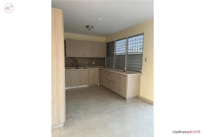 Casa Espaciosa de 4 Hab Excelente Ubicacion, en San Juan - Hato Rey Puerto Rico
Casa en Urbanizacion-Baldrich de 4 Cuartos y 2 Baños