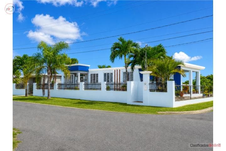 ¡SE VENDE PROPIEDAD DE ESQUINA- CAMASEYES! ,
en Aguadilla Puerto Rico Casa en Barrio - Camaseyes