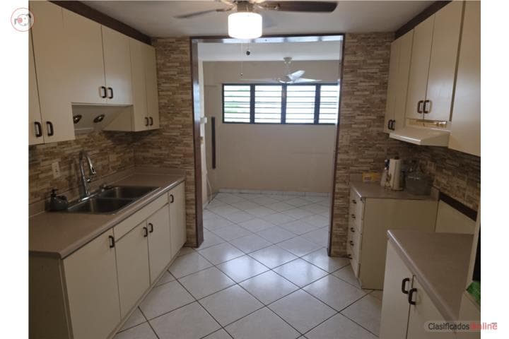 Casa Valle Arriba Heights, 3 cuartos, 2 baño,
en Carolina Puerto Rico Casa en Urbanizacion - Valle Arriba Heights