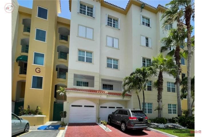 TU RESORT PRIVADO A MINUTOS DE LA PLAYA... ,
en Vega Alta Puerto Rico Apartamento/WalkUp en Condominio - Royal Palm