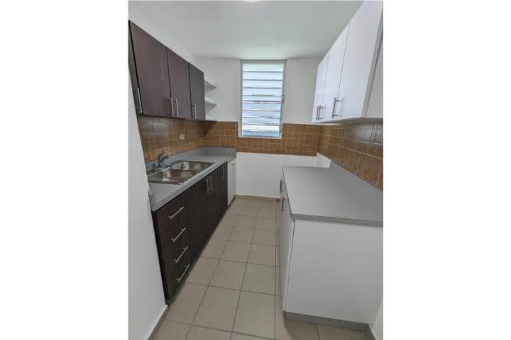 Estancias de Coamex - Enseres Incluidos , en Coamo Puerto Rico
Apartamento/WalkUp en Condominio-Estancias Coamex de 3 Cuartos y 1 Baños