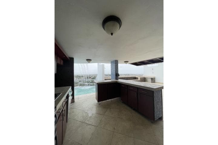 Elegante Apto con Impresionante Vista Panorámica, en San Juan - Río Piedras Puerto Rico
Apartamento en Condominio-Montblanc de 4 Cuartos y 4 1/2 Baños