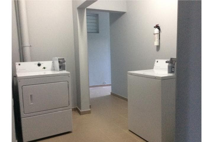 Apto 1 Hb incluye enseres agua parking, en San Juan - Río Piedras Puerto Rico
Apartamento en Urbanizacion-Valencia de 1 Cuartos y 1 Baños