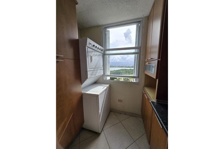 Cond. Las Gaviotas Excellent View, en Carolina - Isla Verde Puerto Rico
Apartamento en Condominio-Las Gaviotas de 1 Cuartos y 1 Baños