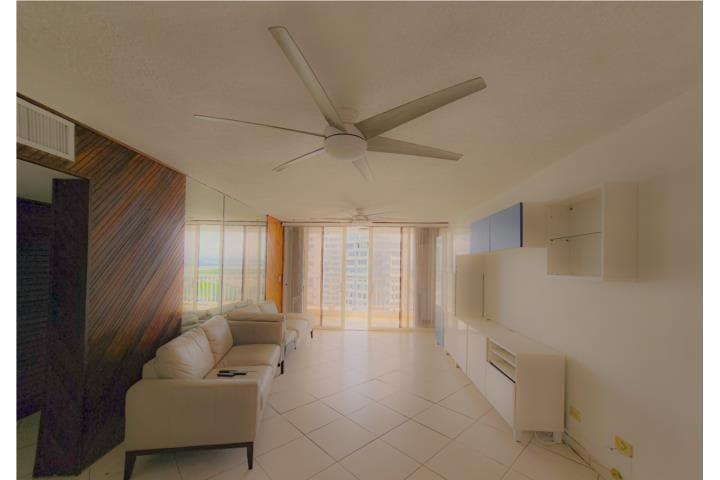 Cond. Las Gaviotas Excellent View, en Carolina - Isla Verde Puerto Rico
Apartamento en Condominio-Las Gaviotas de 1 Cuartos y 1 Baños