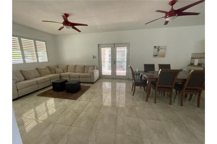 Amueblada en el Centro de Boquerón, en Cabo Rojo Puerto Rico
Casa en Barrio-Boqueron de 3 Cuartos y 2 Baños