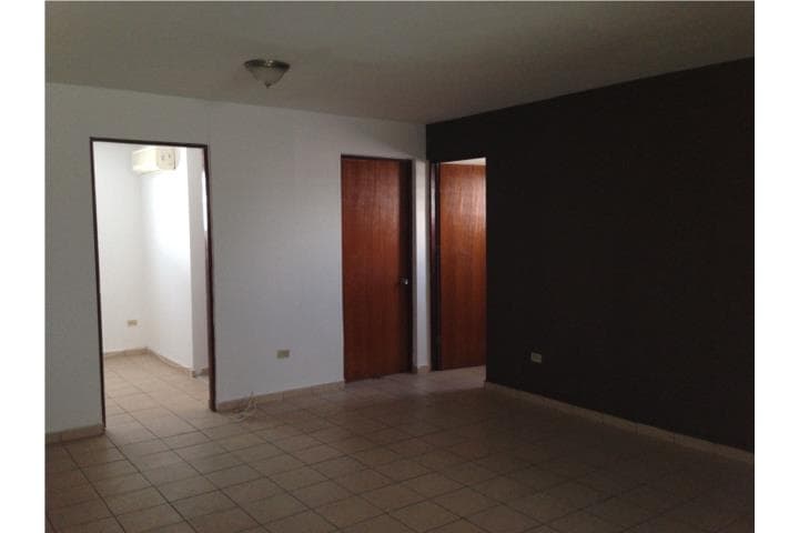 Apartamento 3 - 2 By Pass Cerca de TODO, en Ponce Puerto Rico
Apartamento en Urbanizacion-Buena Vista de 3 Cuartos y 2 Baños