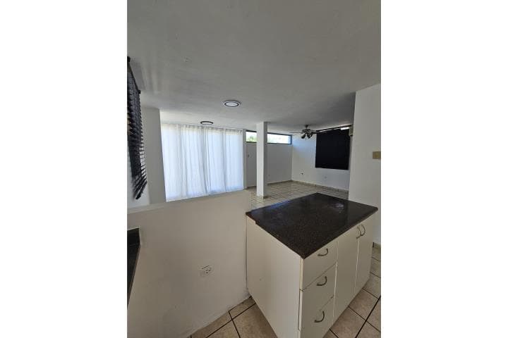 Villa, Haciendas de Miramar, Cabo Rojo 3/1, en Cabo Rojo Puerto Rico
Casa en Urbanizacion-Haciendas De Miramar de 3 Cuartos y 1 Baños