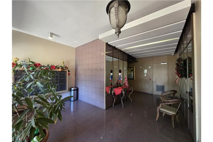 ¡Maravillosas vistas!, en San Juan - Santurce Puerto Rico
Apartamento en Condominio-Las Carmelitas de 3 Cuartos y 2 Baños
