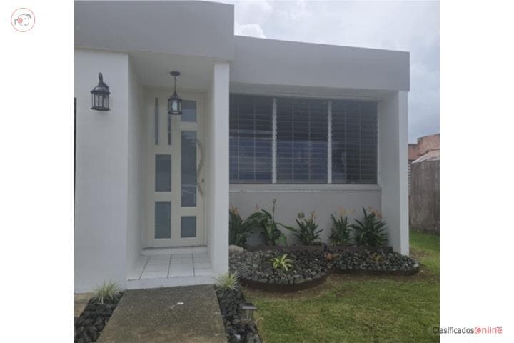 Montecasino 3h 2b , en Toa Alta Puerto Rico
Casa en Urbanizacion-Montecasino de 3 Cuartos y 2 Baños