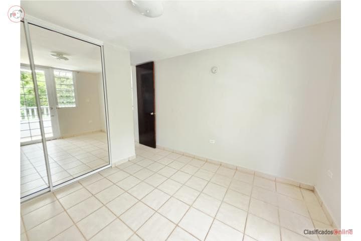 Hermosa Residencia de amplios espacios, en Humacao Puerto Rico
Casa en Urbanizacion-Miradero de 4 Cuartos y 2 1/2 Baños