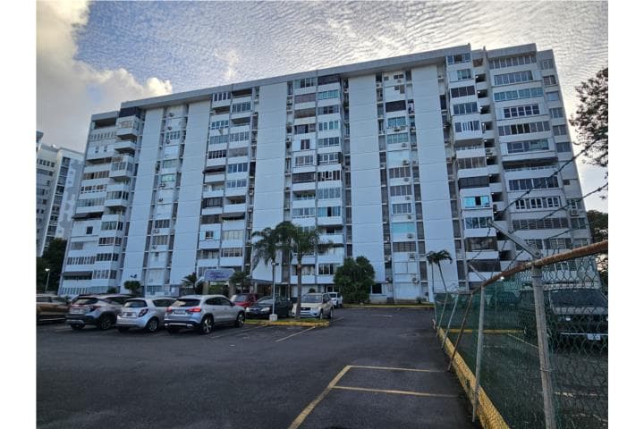 Laguna 1, Isla Verde, Carolina 2/1 Excelente!, en Carolina Puerto Rico
Apartamento en Condominio-Laguna Gardens de 2 Cuartos y 1 Baños