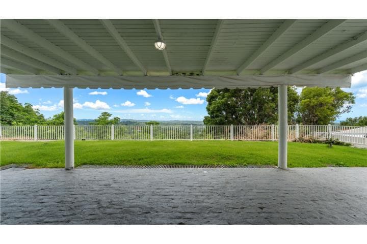 Nuevo Precio! 3B/3.5B at Cerro Las Mesas, en Mayagüez Puerto Rico
Casa en Barrio-Cerro Las Mesas de 3 Cuartos y 3 1/2 Baños