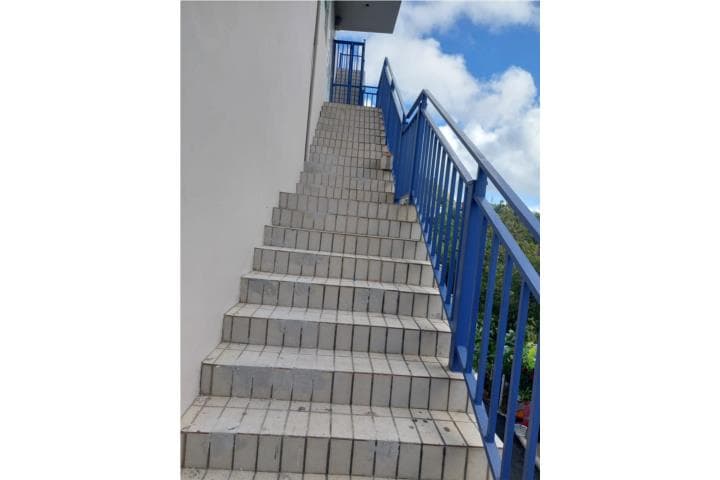 Apartamentos 2c/1b, en Barranquitas Puerto Rico
Apartamento en Barrio-Pueblo de 2 Cuartos y 1 Baños