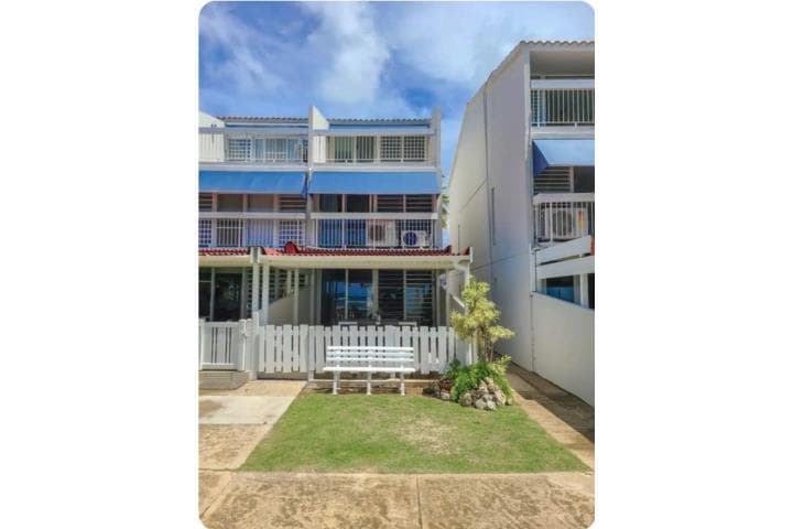 Urb. Dorado Del Mar/ Villas de Playa 1, en Dorado Puerto Rico
Apartamento en Urbanizacion-Dorado del Mar de 3 Cuartos y 2 Baños