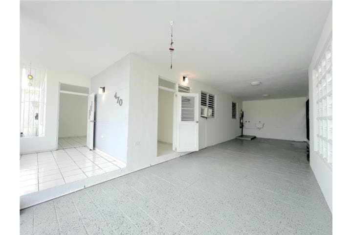 Casa Extension el Comandante Terrera, en Carolina Puerto Rico
Casa en Urbanizacion-Extension El Comandante de 4 Cuartos y 2 Baños