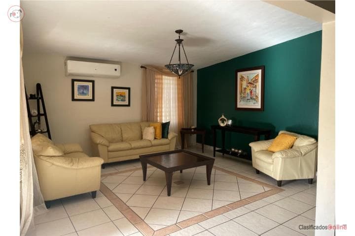 Jardines de Ponce, 3 y 3, equipada, en Ponce Puerto Rico
Casa en Urbanizacion-Jardines De Ponce de 3 Cuartos y 3 Baños
