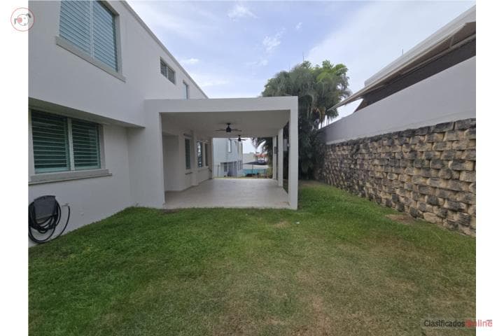 Los Arboles de Montehiedra, en San Juan - Río Piedras Puerto Rico
Casa en Urbanizacion-Arboles De Montehiedra (Los) de 4 Cuartos y 2 1/2 Baños