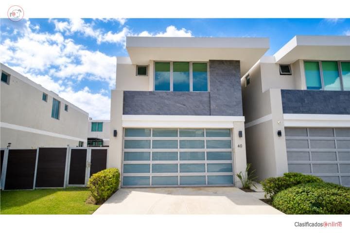 Riviera Court - Elegant Townhouse for Rent, en Bayamón Puerto Rico
Casa en Urbanizacion-Riviera Court, Riviera 18.3882343,-66.1251417 de 3 Cuartos y 2 1/2 Baños