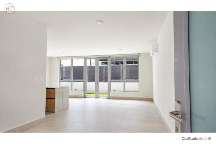 Riviera Court - Elegant Townhouse for Rent, en Bayamón Puerto Rico
Casa en Urbanizacion-Riviera Court, Riviera 18.3882343,-66.1251417 de 3 Cuartos y 2 1/2 Baños