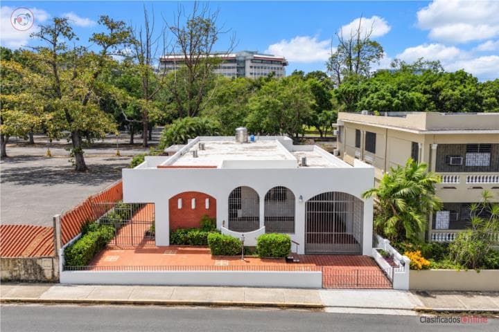Hermosa Casa en San Juan 4/3 $2,500, en San Juan - Hato Rey Puerto Rico
Casa en Urbanizacion-Perez Morris de 4 Cuartos y 3 Baños