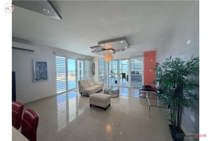 FURNISHED & EQUIPPED LUXURY OCEAN-VIEW, en Peñuelas Puerto Rico
Casa en Urbanizacion-Mansiones Puerto Galexda de 4 Cuartos y 3 1/2 Baños