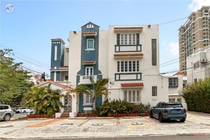 Condado 3/2/2 Steps to the Beach, en San Juan - Condado-Miramar Puerto Rico
Apartamento en Sector-Condado de 3 Cuartos y 2 Baños