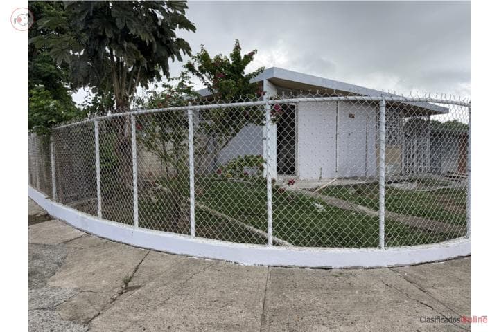 URB. MONTECARLO - ESQUINA - BAJO REHABILITACIÓN ,
en San Juan - Río Piedras Puerto Rico Casa en Urbanizacion - Montecarlo