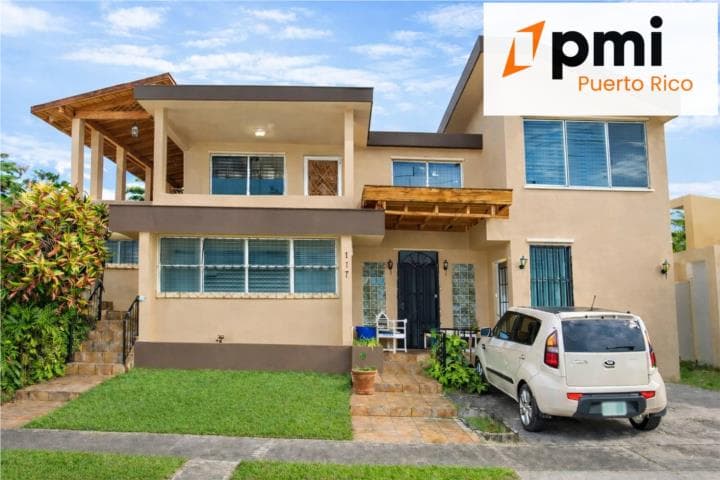 PARKVILLE TERRACE – GUAYNABO | $560,000 ,
en Guaynabo Puerto Rico Casa en Urbanizacion - Parkville