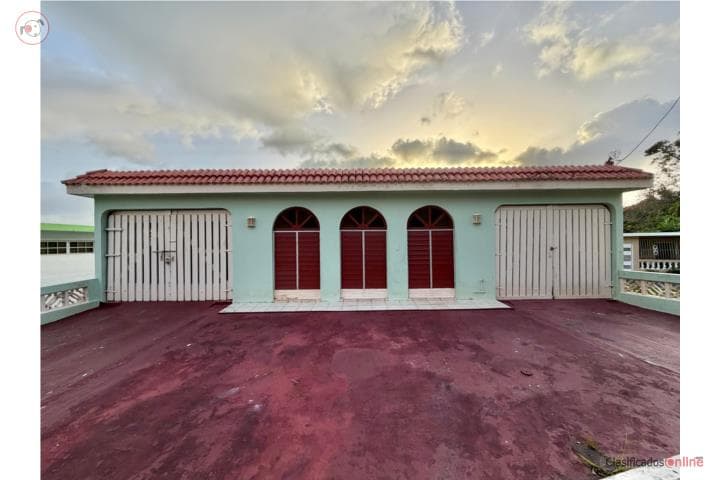 Casa Terrera con amplios espacios,
en Las Piedras Puerto Rico Casa en Barrio - Tejas