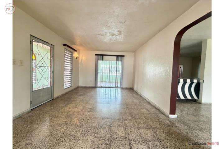 Casa Terrera con amplios espacios,
en Las Piedras Puerto Rico Casa en Barrio - Tejas