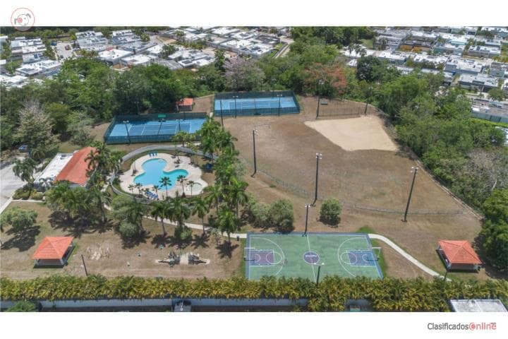 Ciudad Jardín Sur | 2,500 p² | Piscina,
en Caguas Puerto Rico Casa en Urbanizacion - Ciudad Jardin Sur